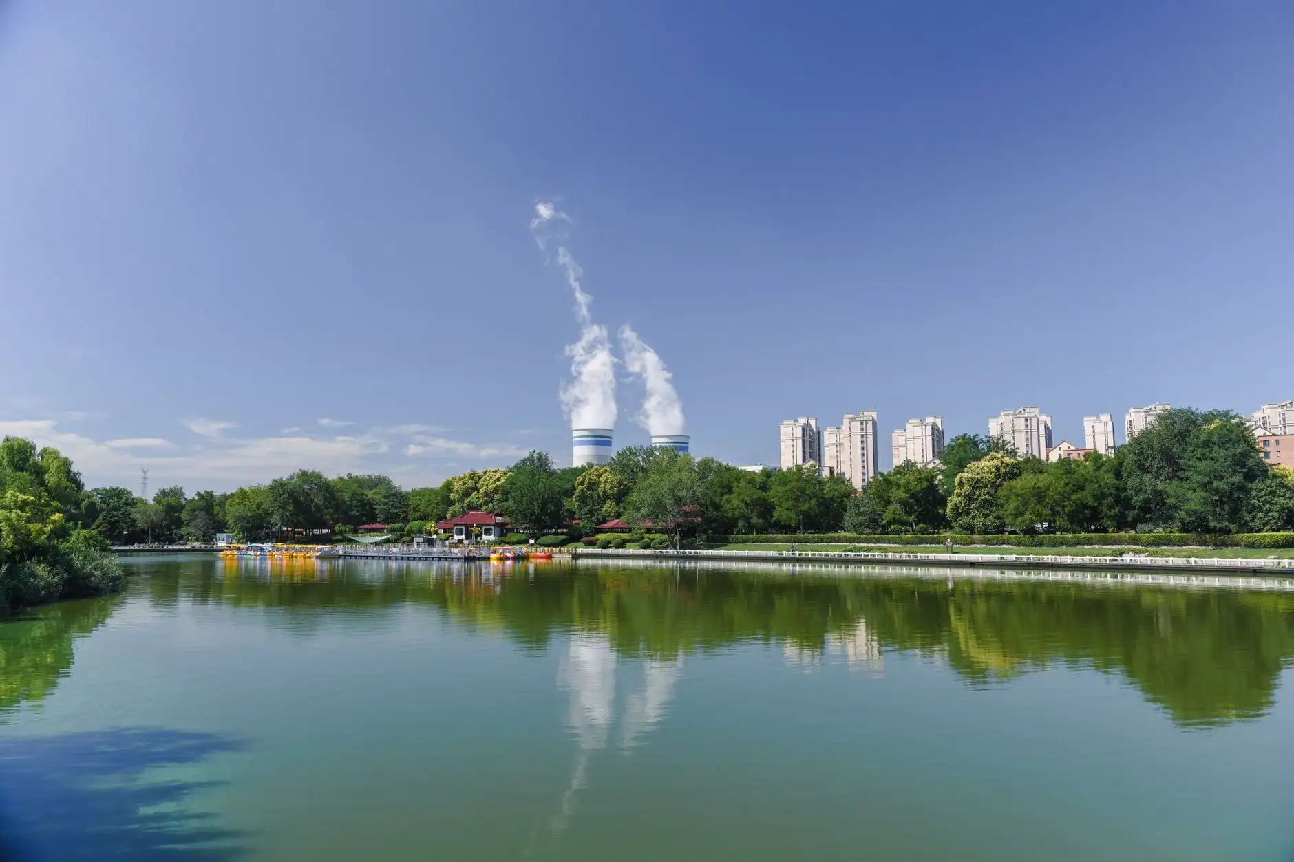 智能电子产品选型指南:重庆企业采购办公设备与数码配件的关键要点